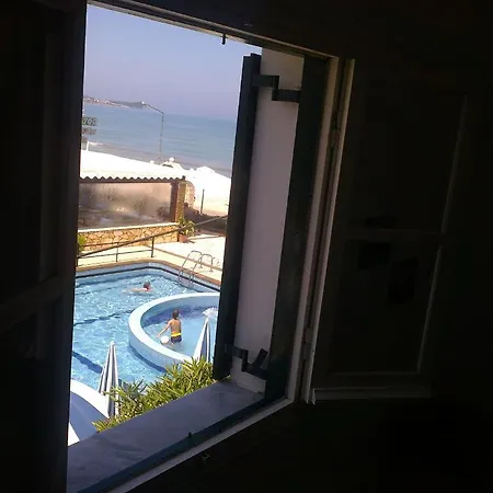Aparthotel Front Salvanos
