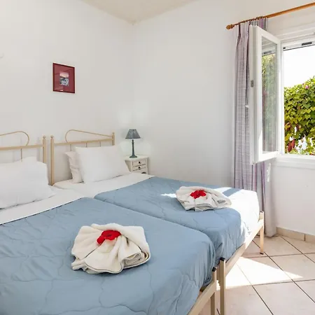 Nafsika Holiday home *