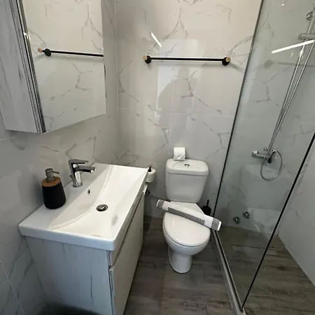 Travelers Luxury Suites, & *