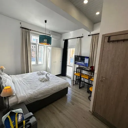Travelers Luxury Suites, & Apartment Corfu (city)