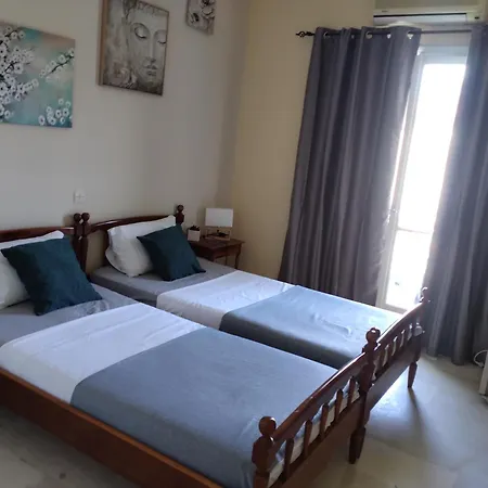 Jimmy's Aparthotel *