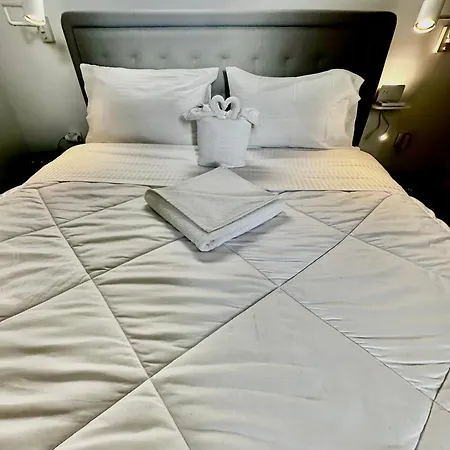 Travelers Luxury Suites, & * Corfu (city)