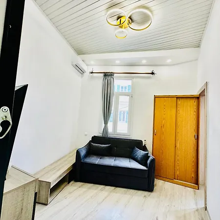 Travelers Luxury Suites, & Apartment *