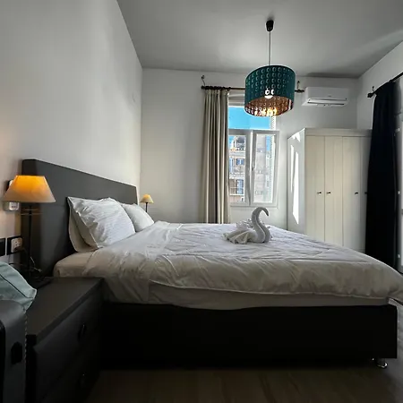Apartment Travelers Luxury Suites, &