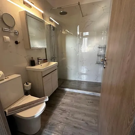 Travelers Luxury Suites, & Corfu (city)