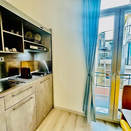 Apartment Travelers Luxury Suites, &