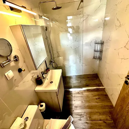 Travelers Luxury Suites, & * Corfu (city)