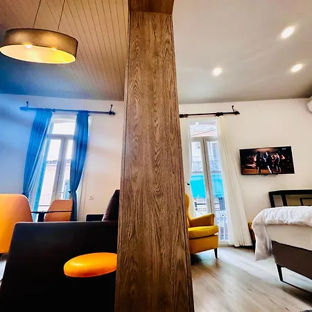 Travelers Luxury Suites, & Apartment Corfu (city)