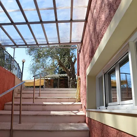 Apartment Meandros27 Cosy Countryside Rustic Semi Basement Kynopiastai