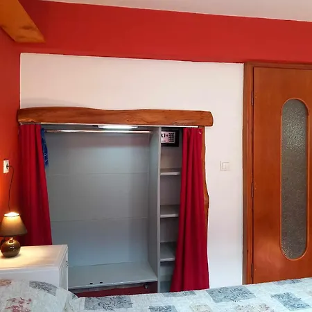 Meandros27 Cosy Countryside Rustic Semi Basement Apartment *