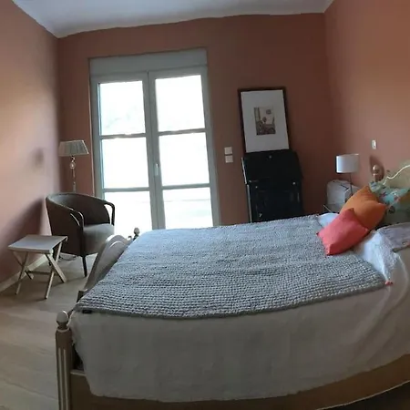Sea Front House In Villa Kassiopi