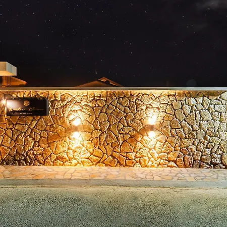 Villa Rustic Charm *