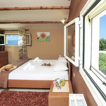 Teo Villa