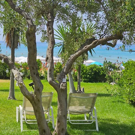 Beachfront A3g Apartment *