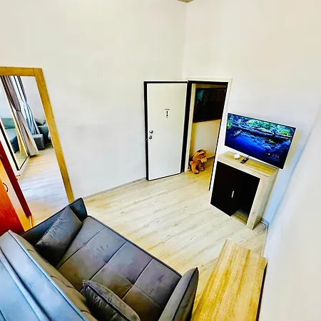 Travelers Luxury Suites, & Apartment *