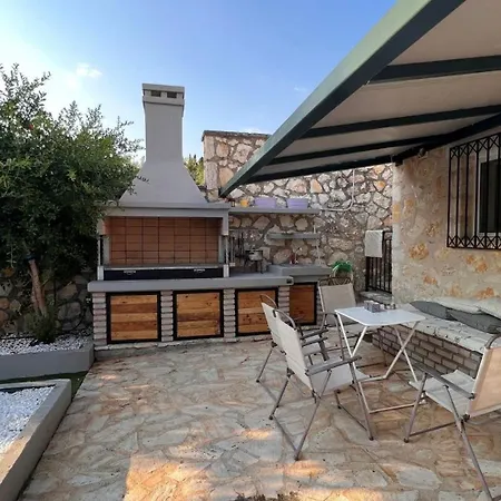 Splendid Gouvia - 3 Bedrooms - Yiarios - Private Children's Playground Poulades
