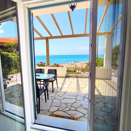 Beachfront 4-bed Luxury - Agios Gordios, Corfu, Greece