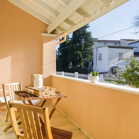 Lallo Living Villa Viros