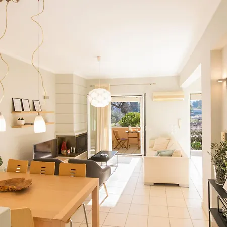 Villa Lallo Living Viros