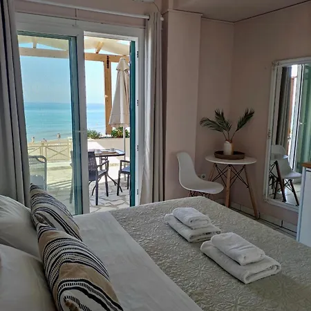 Nereides Aparthotel *