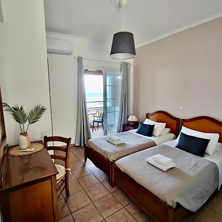 Nereides Aparthotel *