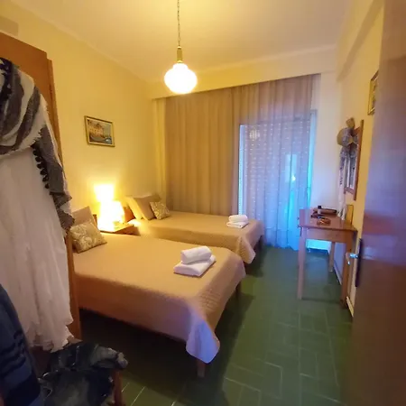 Vakantiehuis Natassa House 2 *