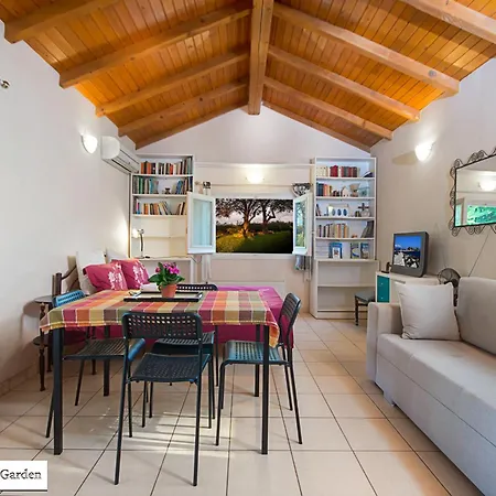 House In The Olive Garden * Agios Ioannis (Corfu)