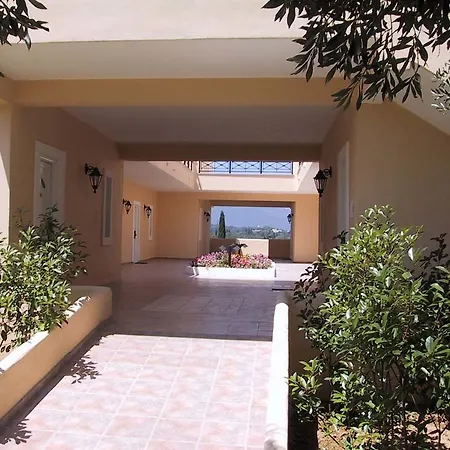 Hotel Saint Nicholas 3*