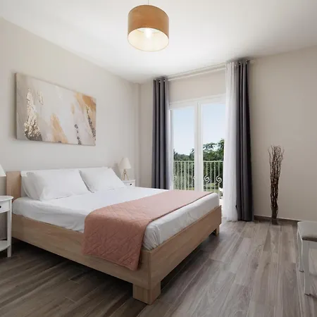Sundial House Apartment