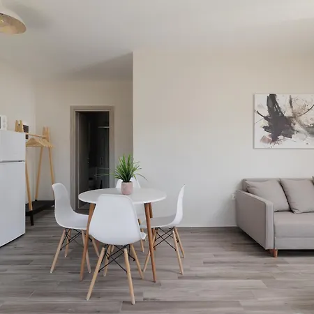 Sundial House Apartment *