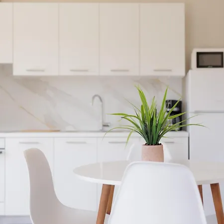 Sundial House Apartment Poulades