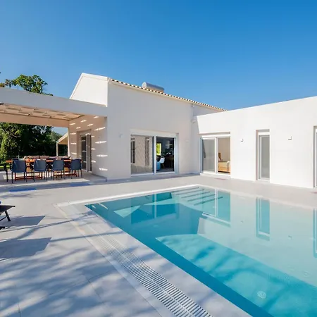 Villa Ami, Roda, Corfu: 10 Guests, Heated Pool, Private Mini Golf, Pool Table & More!! *