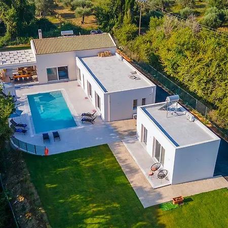 Ami, Roda, Corfu: 10 Guests, Heated Pool, Private Mini Golf, Pool Table & More!! Villa Roda (Corfu)