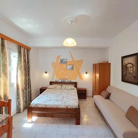 Eleni Apartment *