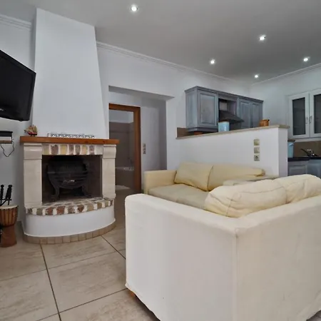 Villa Helios Court *