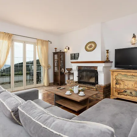 Anastasia Villa *