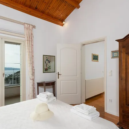 Anastasia Villa