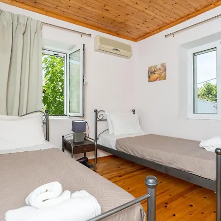 Porto Villa *