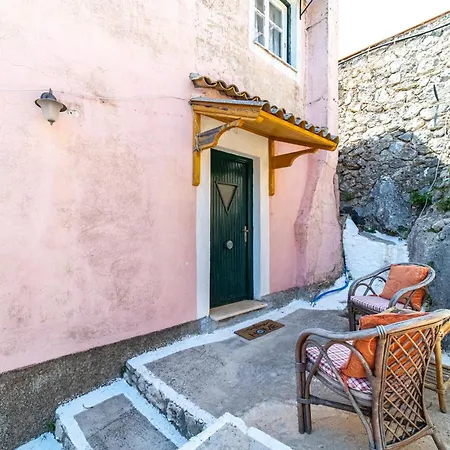 Holiday home Captain Spiros House Lakones