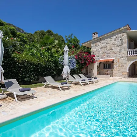 Ionian Garden - Pietra Benitses (Corfu)