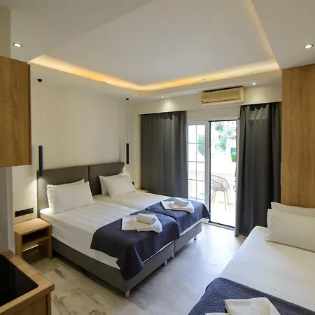 Saint Spiridon Aparthotel 3*