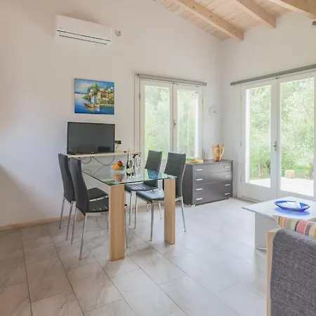 Holiday home Matthaeus Am Corfutrail, Ferienoase Im Olivenhain 3 Km Zum *