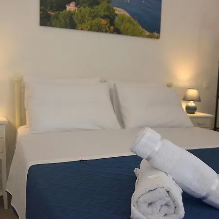 Apartment Agatha's Bright Modern Luxury Apartment-2 Peritheia