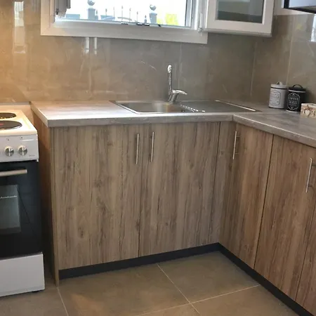 Agatha's Bright Modern Luxury Apartment-2 * Peritheia