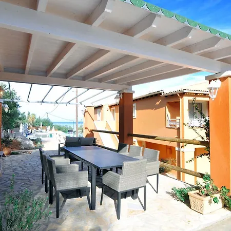 Pyramid Apartment *