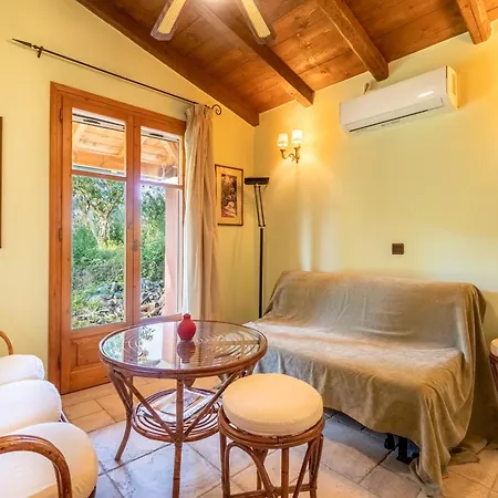 Holiday home Coryfo