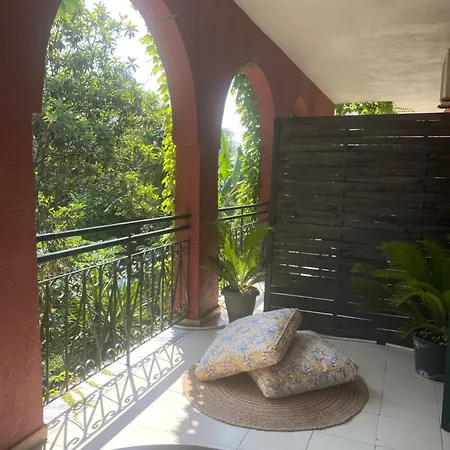 Lord Ape Club Guest house Benitses (Corfu)