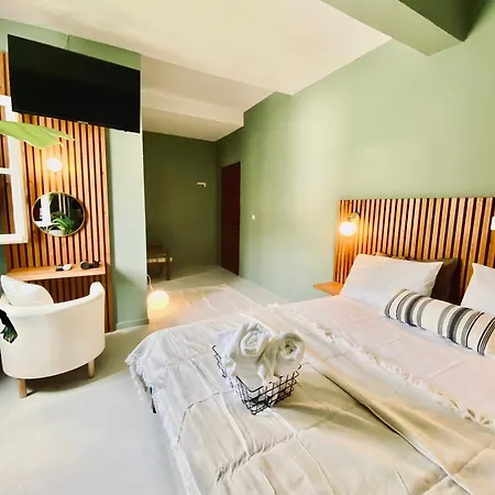 Lord Ape Club Guest house *