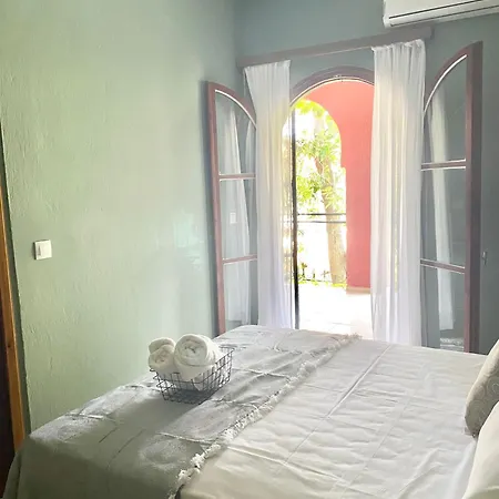 Guest house Lord Ape Club Benitses (Corfu)