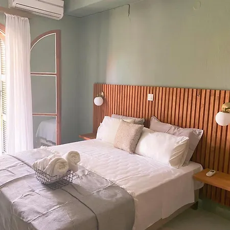 Lord Ape Club Guest house Benitses (Corfu)